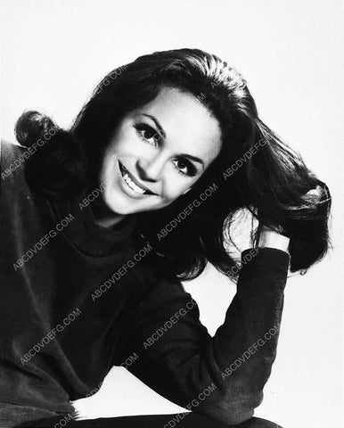 Valerie Harper portrait 3076-30