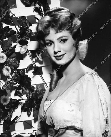 beautiful Shirley Jones portrait 3077-02