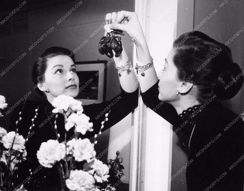 Pier Angeli in front of mirror cool photo 3090-01