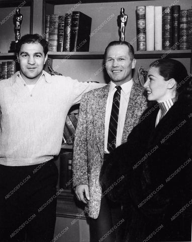 candid Pier Angeli behind the scenes 3090-05