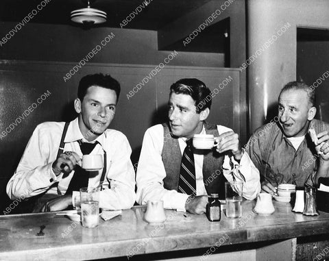 great candid Frank Sinatra Peter Lawford Jimmy Durante having lunch at MGM 3166-05