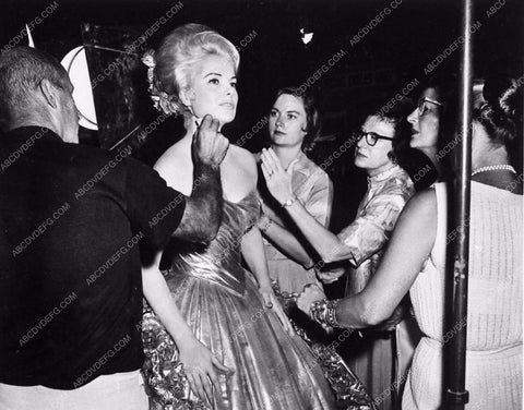 candid Martha Hyer final makeup wardrobe touch up behind the scenes 3180-24