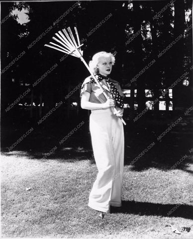 Alice Faye and her leaf raking outfit 3186-07