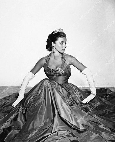 Elaine Stewart wardrobe portrait 3197-09 – ABCDVDVIDEO
