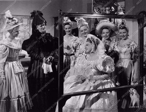 Judy Garland and the girls musical film The Pirate 3212-21