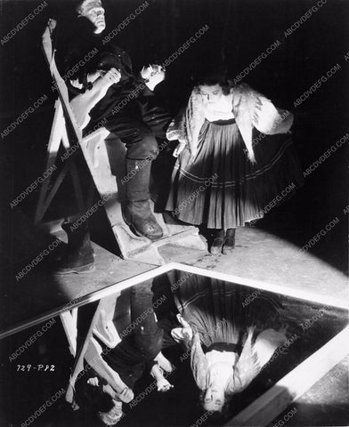 behind the scene Boris Karloff Bride of Frankenstein 3266-29