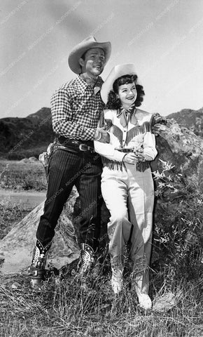 Roy Rogers Dale Evans western portrait outdoors 3285-32
