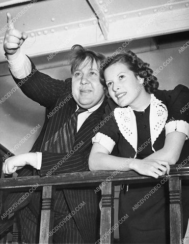 great candid Charles Laughton Maureen O'Hara 3308-28
