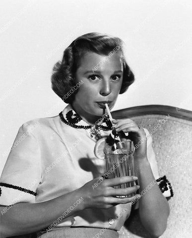 June Allyson and a glass of iced tea film Too Young to Kiss 3363-21