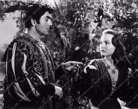 Tyrone Power Wanda Hendrix film Prince of Foxes 3388-05