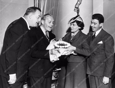 Don Wilson Jack Benny Dennis Day birthday cake candid 3401-12