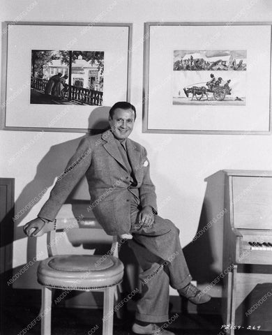 candid Jack Benny macked out and styling at home 3401-24