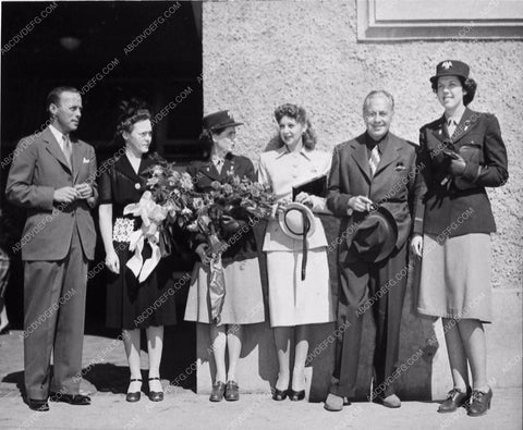 Jack Benny Mary Livingstone candid group photo 3402-07