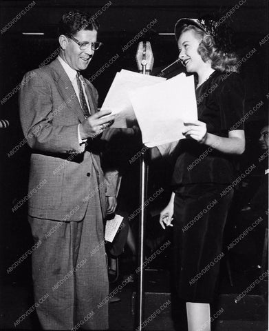 Rudy Vallee doing the Fibber McGee & Molly Radio Show 3414-30