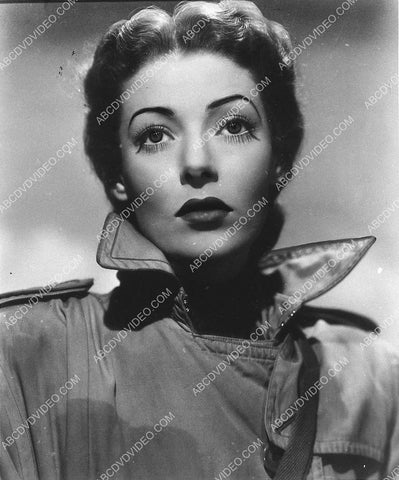 Loretta Young in her raincoat 3417-01