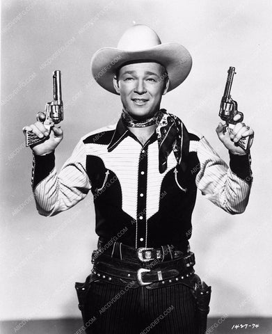 Roy Rogers with guns portrait 3455b-19