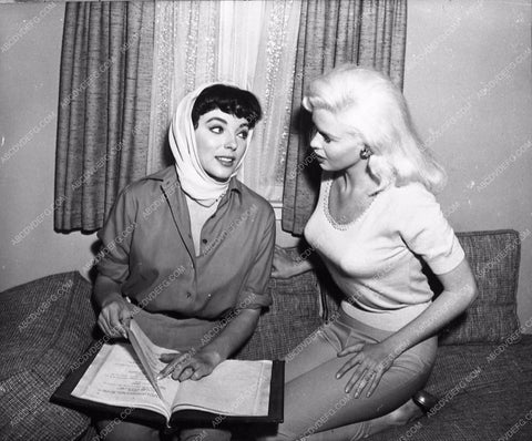 Jayne Mansfield Joan Collins candid 3488-25