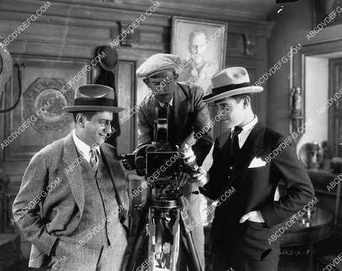 Ernst Lubitsch w cameraman and old movie camera on set silent film Student Prince 3517-03