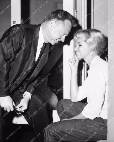 Yvette Mimieux Mickey Rooney behind the scenes Platinum High School 3543a-05