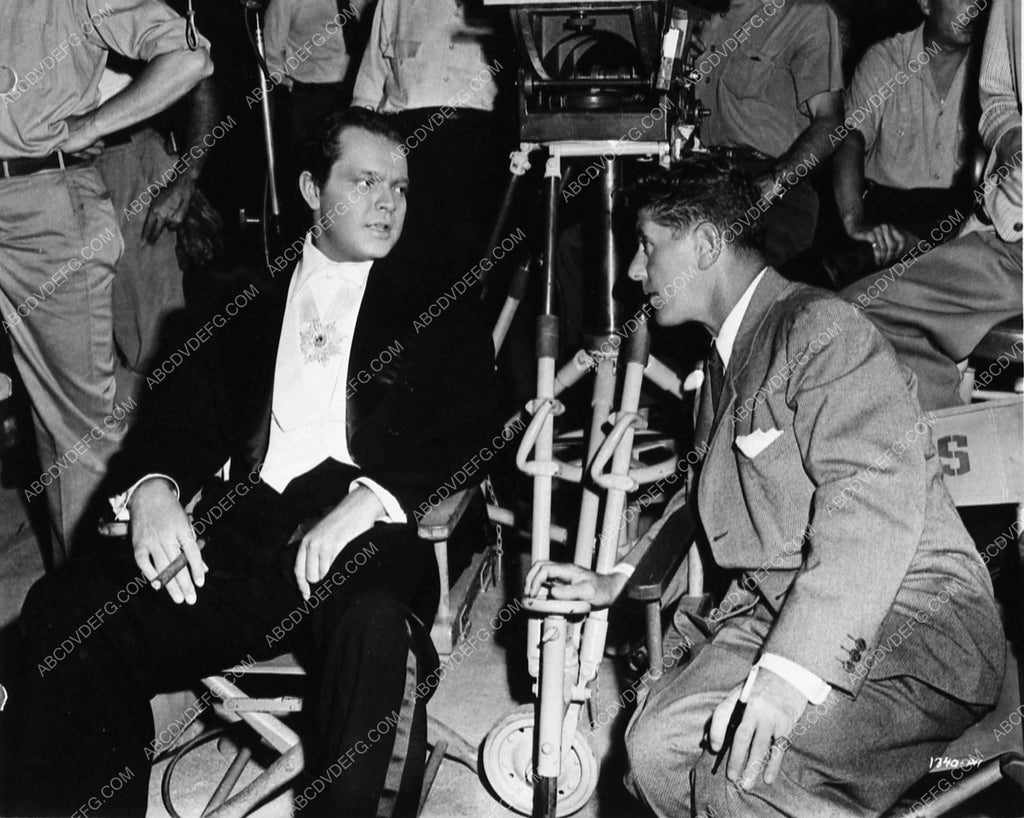 Orson Welles behind the scenes Follow the Boys 3573-32 – ABCDVDVIDEO