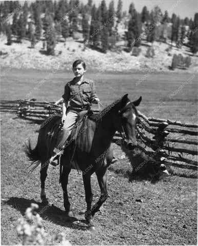 Roddy McDowell young on horse 3594-27