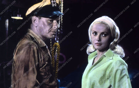 Frank Sinatra Virna Lisi film Assault on a Queen 35m-689
