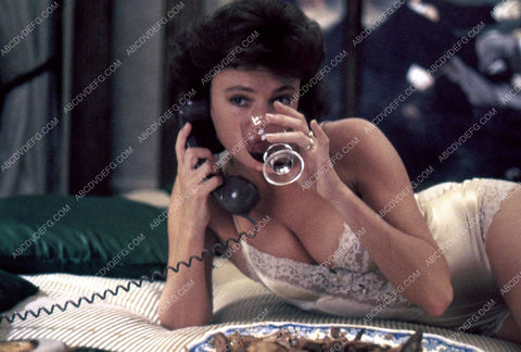 sexy Jacqueline Bisset drinking in bed 35m-844