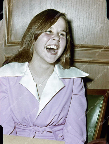 candid Linda Blair pic 35m-899