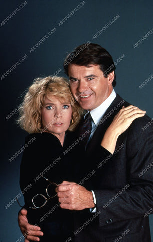 Meredith Baxter Robert Urich TVM She Knows Too Much 35m-10198