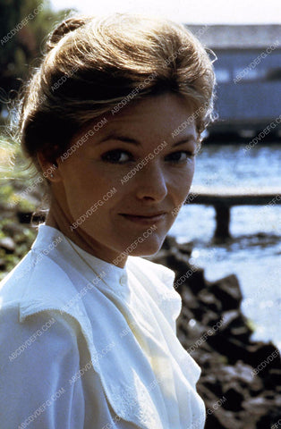 Jane Curtin outdoors portrait 35m-1084