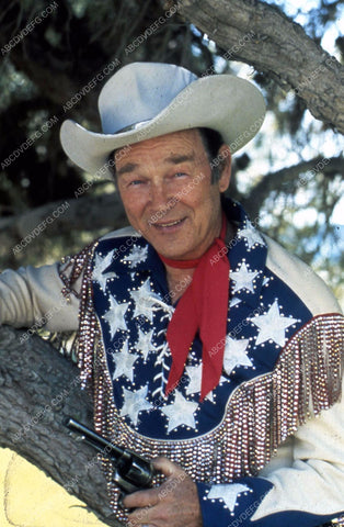 Roy Rogers portrait with his pistol 35m-11033