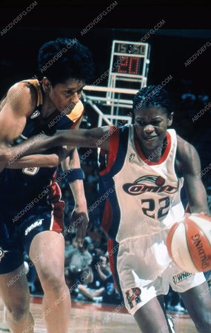 Sheryl Swoopes Lynette Woodard TV docu Dare to Compete Struggle of Women in sports 35m-11092
