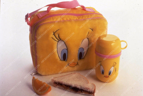 animated character Tweety Bird fuzzy lunch box and thermus 35m-11456