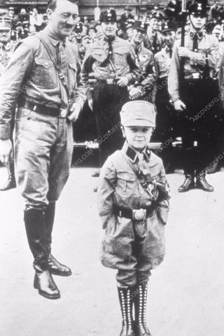 WWII news photo Adolf Hitler in streets of Berlin 35m-11723