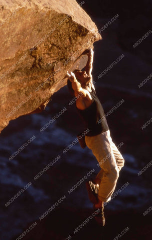 Tom Cruise rock climbing film Mission Impossible II 35m-12112