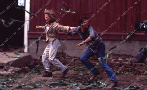 Helen Hunt Bill Paxton disaster film Twister 35m-12174