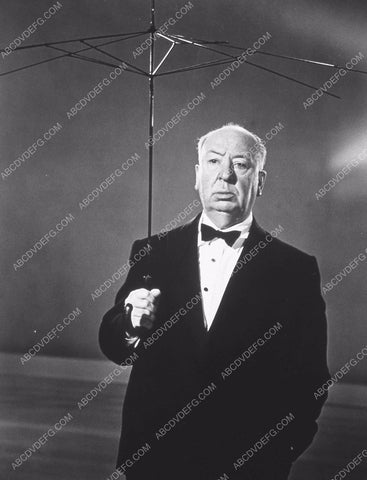 Alfred Hitchcock and his trusty umbrella TV Alfred Hitchcock Presents 35m-12330