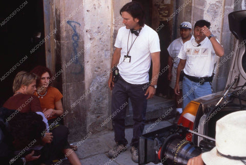 director Gore Verbinski w Brad Pitt Julia Roberts behind the scenes film The Mexican 35m-12453