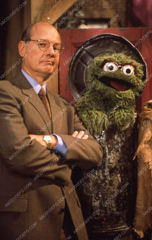 Harry Smith & Oscar the Grouch TV Sesame Street 35m-12982
