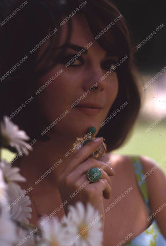 Natalie Wood outdoors shoot 35m-13174