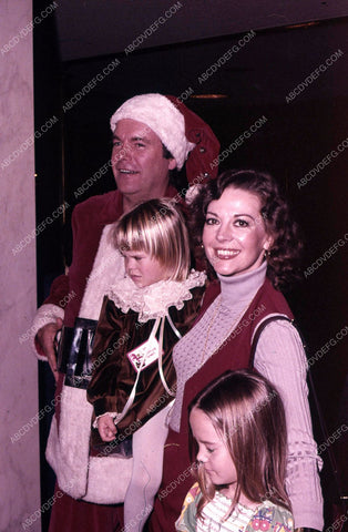 candid Natalie Wood Robert Wagner as Santa Claus and the kids 35m-13239