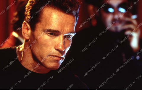 Arnold Schwarzenegger film Eraser 35m-13456-2