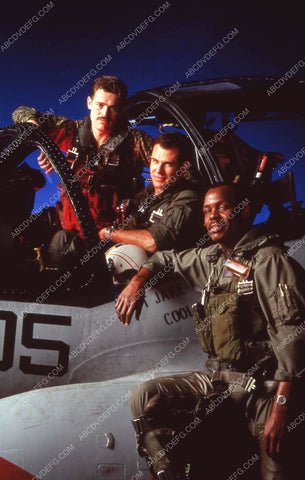 Danny Glover Willem Dafoe Brad Johnson film Flight of the Intruder 35m-13490-2