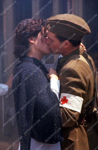 Sandra Bullock Chris O'Donnell film In Love and War 35m-13501-2
