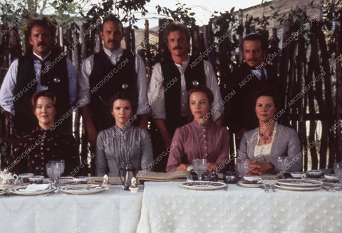 Kevin Costner Linden Ashby Catherine O'Hara JoBeth Williams film Wyatt Earp 35m-13581-2