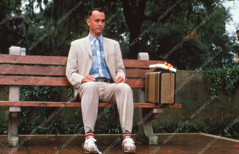 Tom Hanks sitting on the bench film Forrest Gump 35m-13602