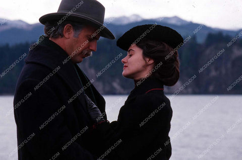 Kevin Costner Isabella Rossellini film Wyatt Earp 35m-13700