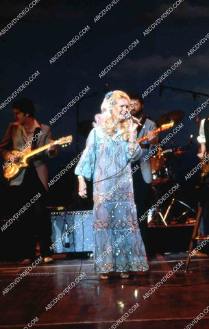 country western singer Lynn Anderson live on stage 35m-14987
