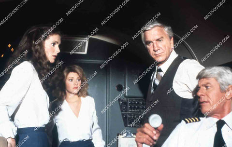 Julie Hagerty Lorna Patterson Leslie Nielsen Peter Graves film Airplane 35m-15022