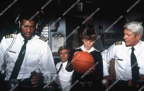 Kareem Abdul-Jabbar Rossie Harris Peter Graves film Airplane 35m-15024